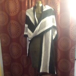 Stylish Black and White Striped Shawl